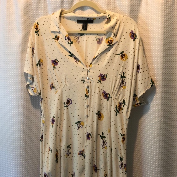 Forever 21 Dresses & Skirts - Floral Forever 21 Contemporary Dress *SALE*